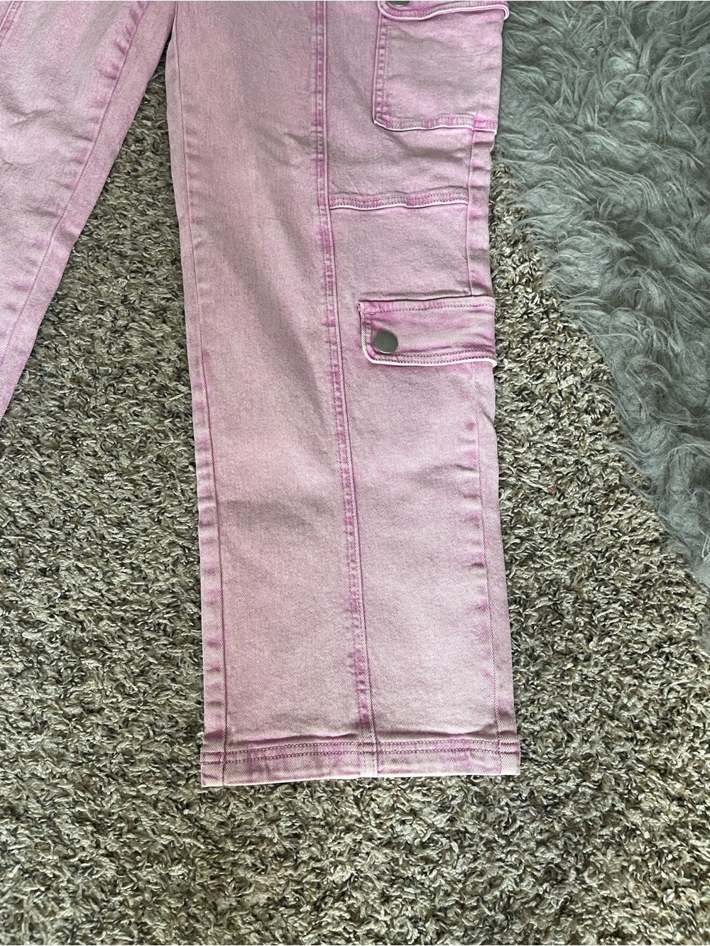 Fashion Nova Women’s Plus Pink Acid Wash-Like Cargo Jeans — Casual Utility Style - Picture 2 of 12